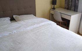 Chez Myla Chambre Avec Tv Ecran Plat Et Salle De Bain Privative