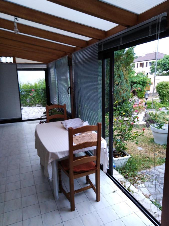 Chez Myla Chambre Avec Tv Ecran Plat Et Salle De Bain Privative Bourges Esterno foto